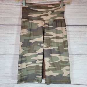 𝅺Socialite Camo Soft Biker Shorts Green and Tan Size X-Small